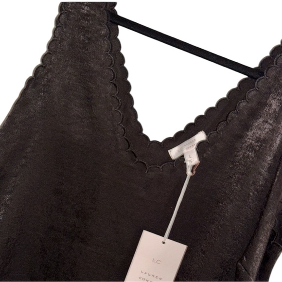 NWT LAUREN CONRAD - SILK SCALLOPED DOUBLE V DRESS TANK TOP SHIRT — SIZE LARGE - Picture 3 of 5